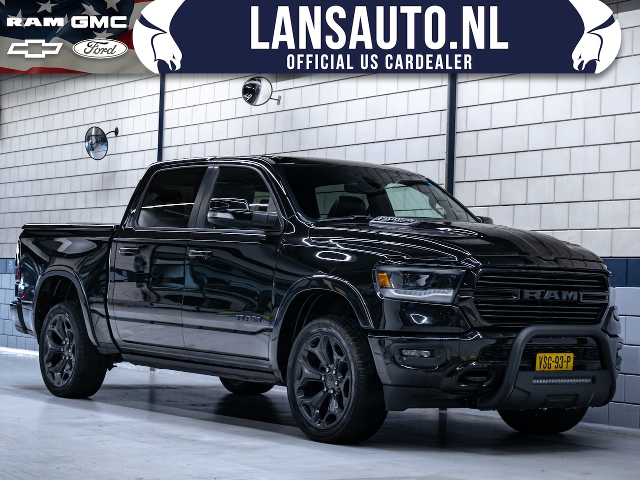 Dodge Ram 1500 - Laramie Night 5.7L Hemi V8 Automaat 1e Eigenaar | 12" scherm | Luchtvering - AutoWereld.nl