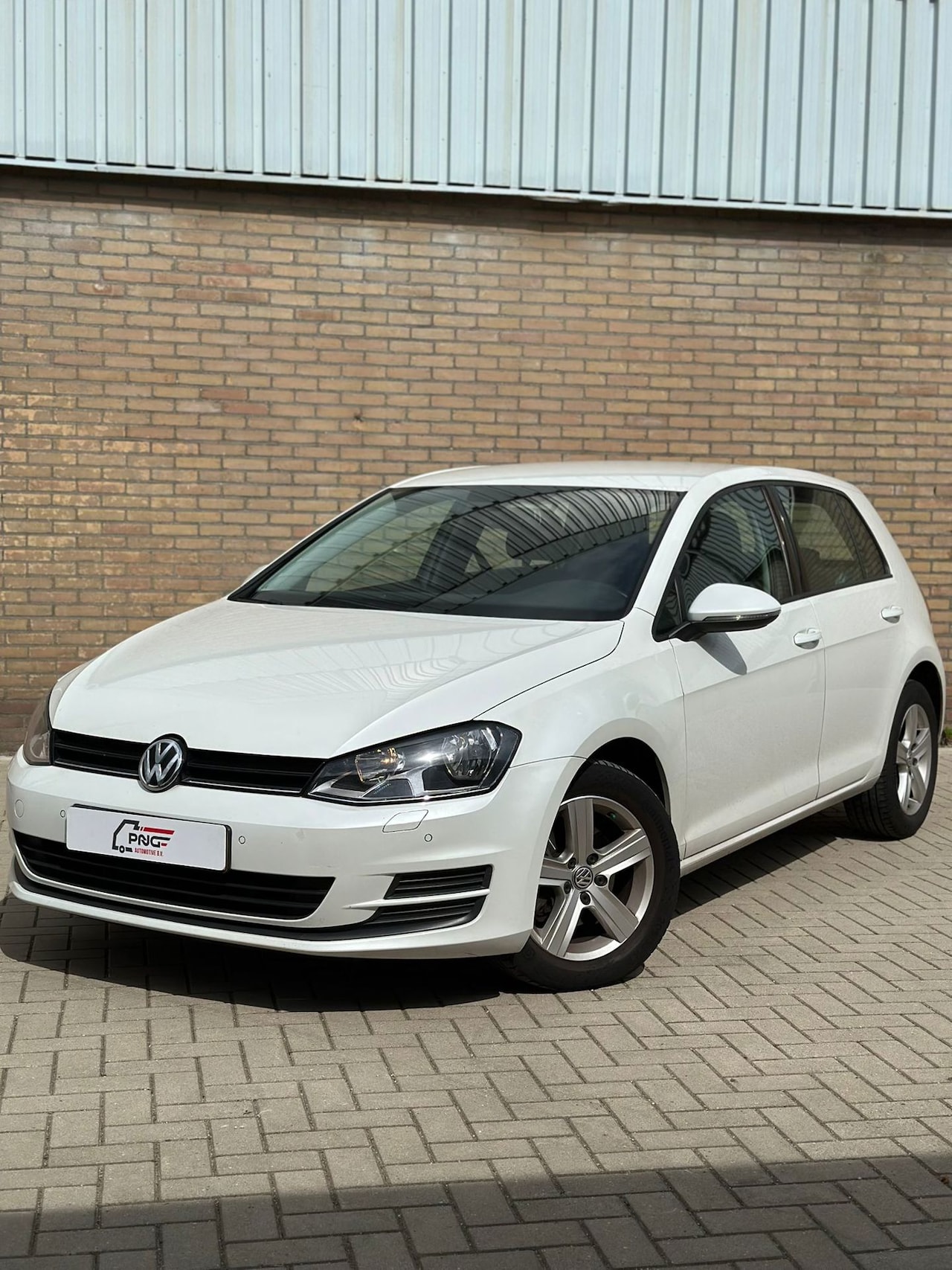Volkswagen Golf - 1.2 TSI Trendline AIRCO - STOELVERWARMING - BLEUTOOTH - AutoWereld.nl