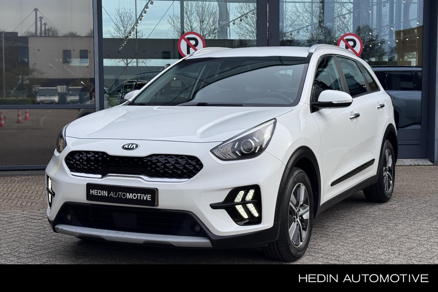 Kia Niro - 1.6 GDi Hybrid DynamicLine | Camera |  Ad. cruise control | Navigatie | Climate control | - AutoWereld.nl