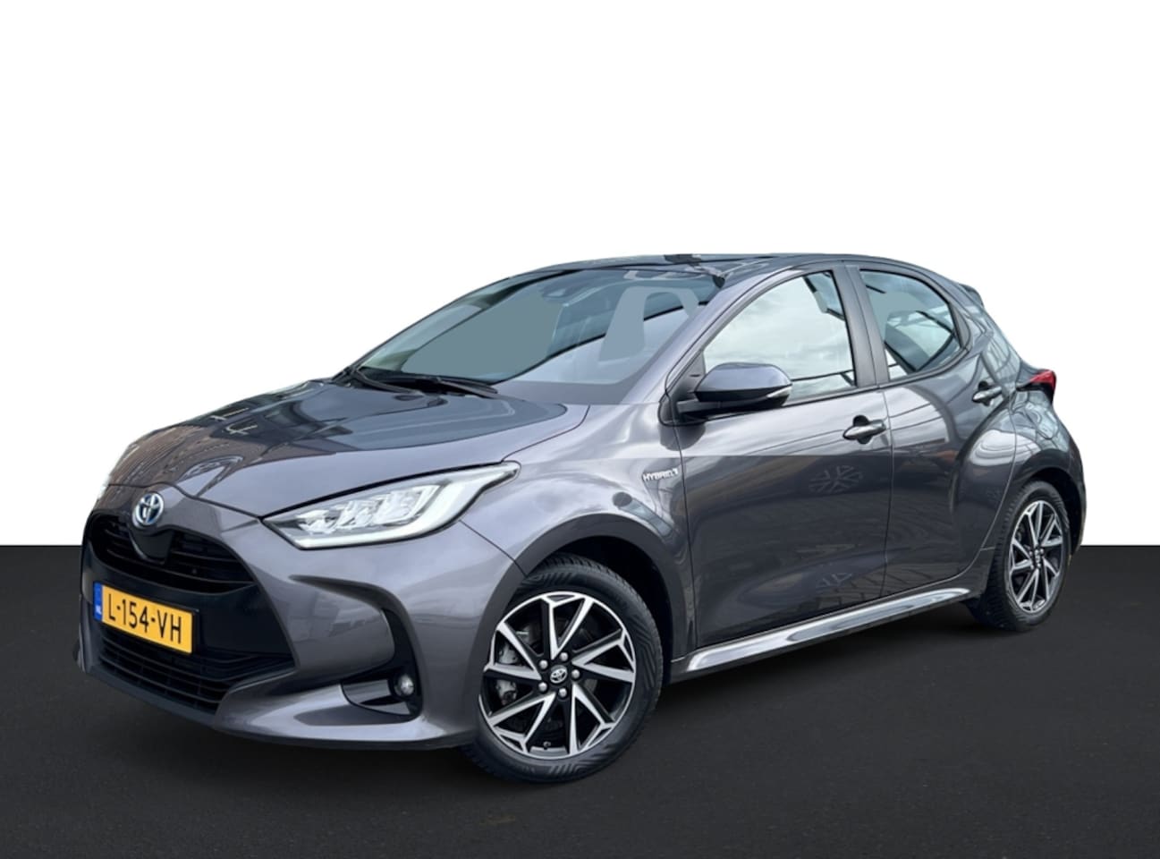 Toyota Yaris - 1.5 Hyb. Dynamic | Trekhaak | Navigatie | All seasonbanden - AutoWereld.nl