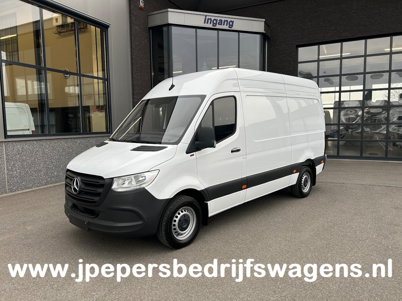 Mercedes-Benz Sprinter - 317 CDI L2 H2 MBUX 10.25 / Navigatie / Camera / Parkeersensoren / Cruise control / Airco - AutoWereld.nl