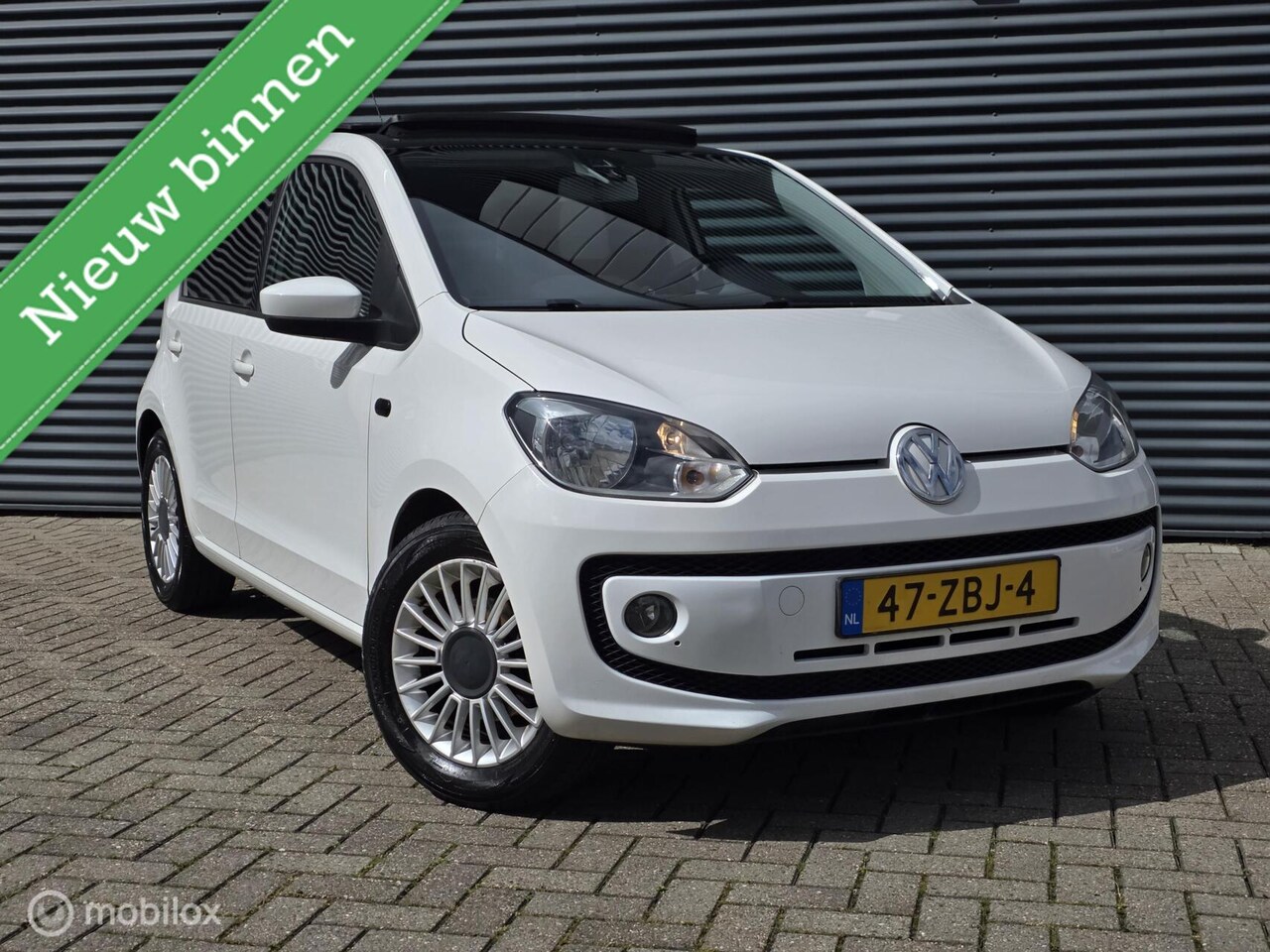 Volkswagen Up! - 1.0 high up! BlueMotion PANO/5DEURS/CRUISE - AutoWereld.nl