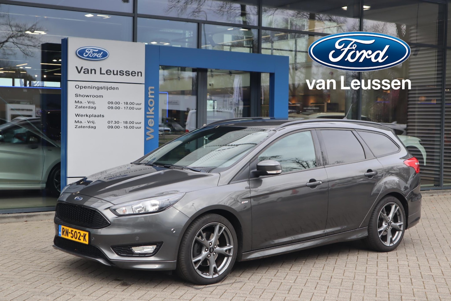 Ford Focus Wagon - 1.5 150PK ST-LINE 18"LM-VELGEN PRIVACY-GLASS TREKHAAK PARK-SENSOREN CLIMA CRUISE 1500KG-TR - AutoWereld.nl