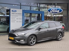 Ford Focus Wagon - 1.5 150PK ST-LINE 18"LM-VELGEN PRIVACY-GLASS TREKHAAK PARK-SENSOREN CLIMA CRUISE 1500KG-TR