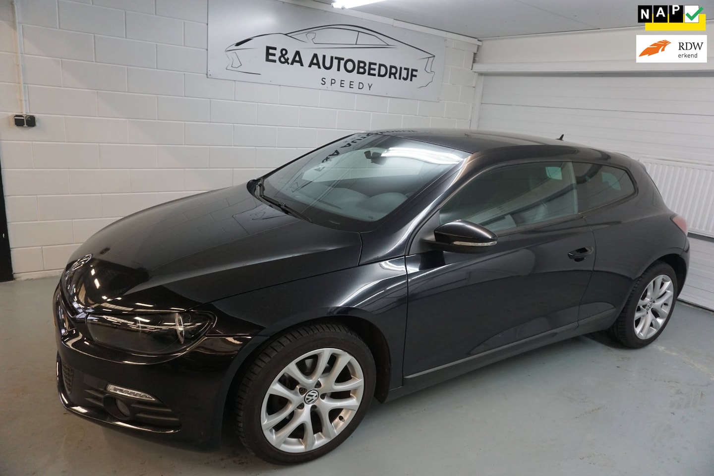 Volkswagen Scirocco - 2.0 TDI Highline / AIRCO / CAMERA / NAP - AutoWereld.nl
