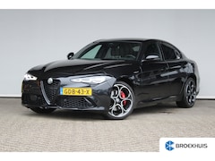 Alfa Romeo Giulia - 2.0 T GME AWD Veloce 280 PK | LED matrix | Lederen bekleding | Stoel- & stuurverwarming |