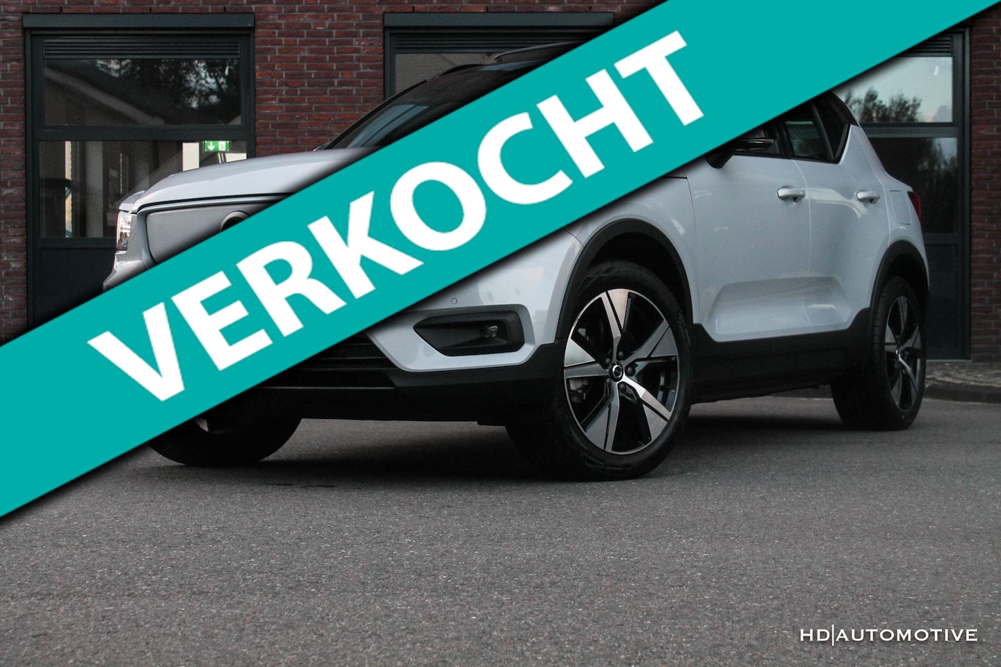 Volvo XC40 - Recharge P8 AWD 408PK R-Design 90%SoH Pano 360 H/K - AutoWereld.nl