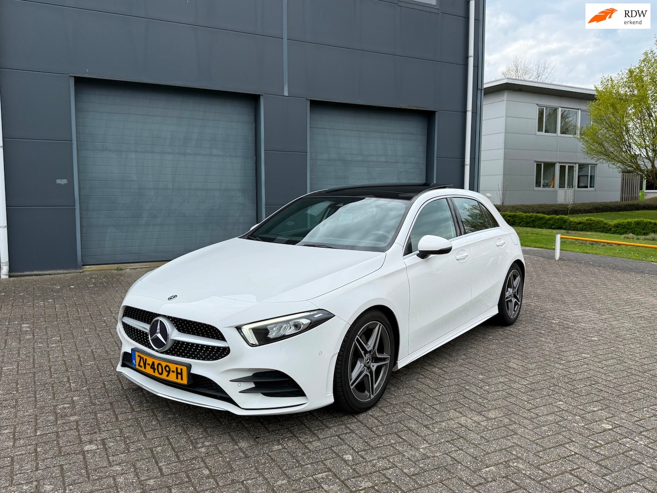 Mercedes-Benz A-klasse - 200 Business Solution AMG Automaat Pano - AutoWereld.nl