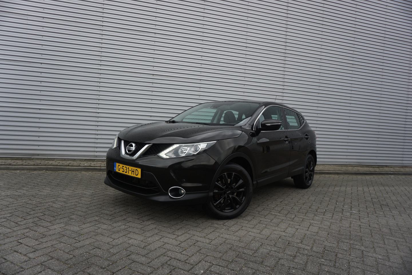Nissan Qashqai - 1.2 Acenta Climate / Navi / Cruise / Camera / Parkeers. / Trekhaak / Lm velgen - AutoWereld.nl