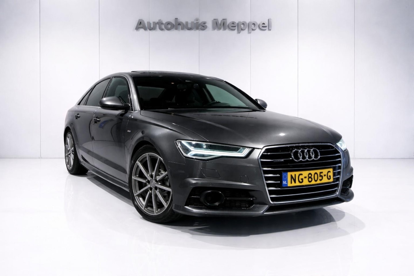 Audi A6 Limousine - S-Line | LED Matrix | Trekhaak | Bose Sound | Head-Up Display | S/K Dak | - AutoWereld.nl