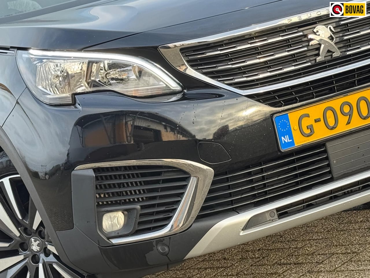 Peugeot 5008 - 1.2 PureTech Allure 130pk Automaat - Noir Perla Nera - 19''/7 zitter/Carplay - AutoWereld.nl