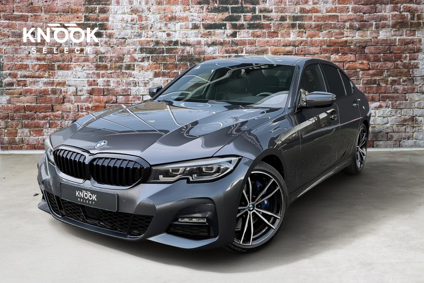 BMW 3-serie - Sedan 320i High Executive M Sport Pakket Automaat / Live Cockpit Professional / Leder / 19 - AutoWereld.nl