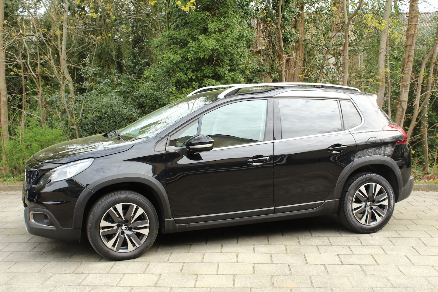 Peugeot 2008 - 1.2 PureTech GT-line clima cruise navigatie - AutoWereld.nl