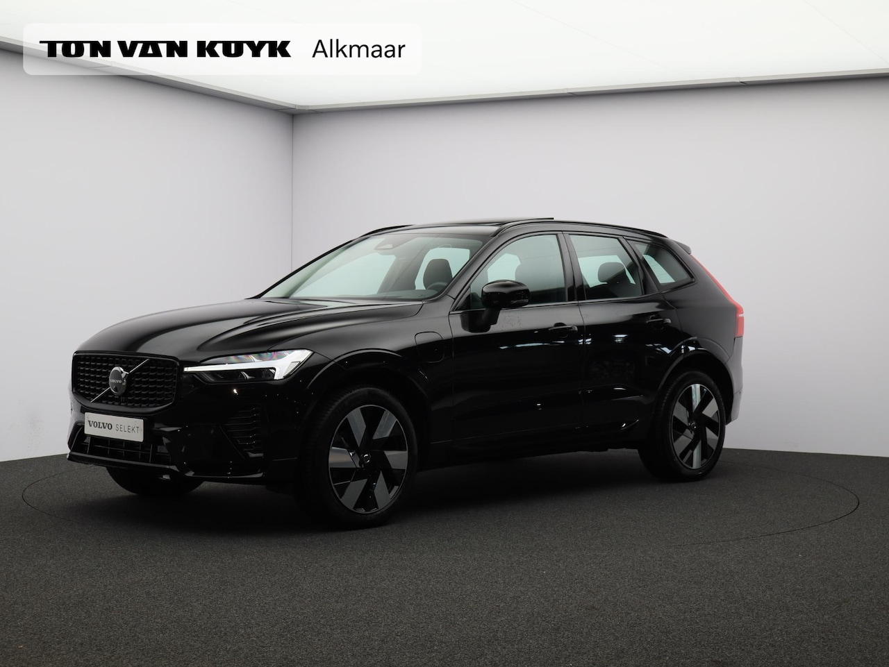 Volvo XC60 - 2.0 T6 Plug-in hybrid AWD Ultra Dark / Trekhaak / Head up displ. / Harman Kardon / 360 Cam - AutoWereld.nl