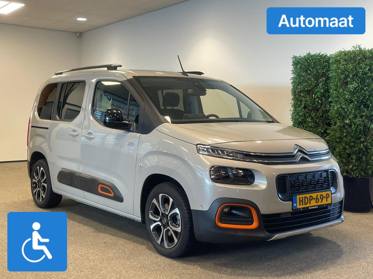 Citroën Berlingo - L1 Rolstoelauto Automaat 3+1 Panoramadak - AutoWereld.nl