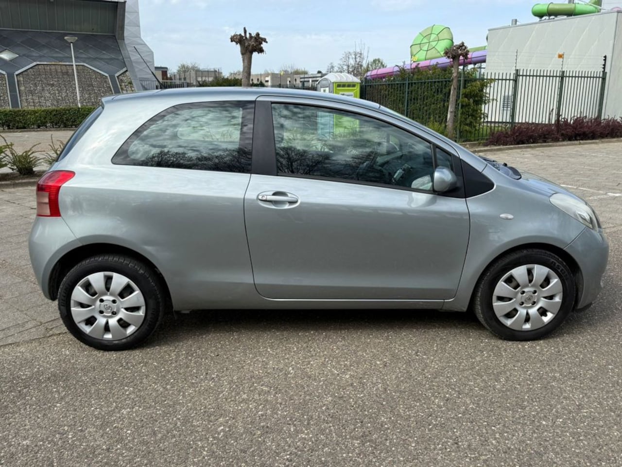 Toyota Yaris - 1.3 VVT-i Sol 1.3 VVTi Sol - AutoWereld.nl