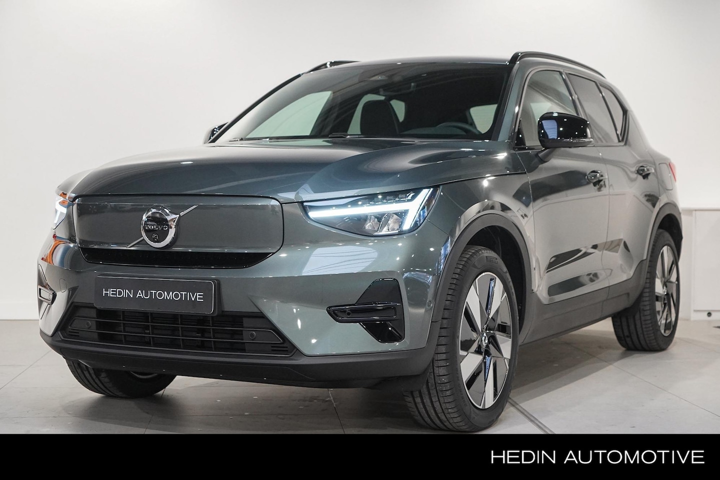 Volvo EX40 - Single Motor Extended Range Plus Europa 82 kWh | Harman/Kardon | Rondomzicht Camera | Elek - AutoWereld.nl