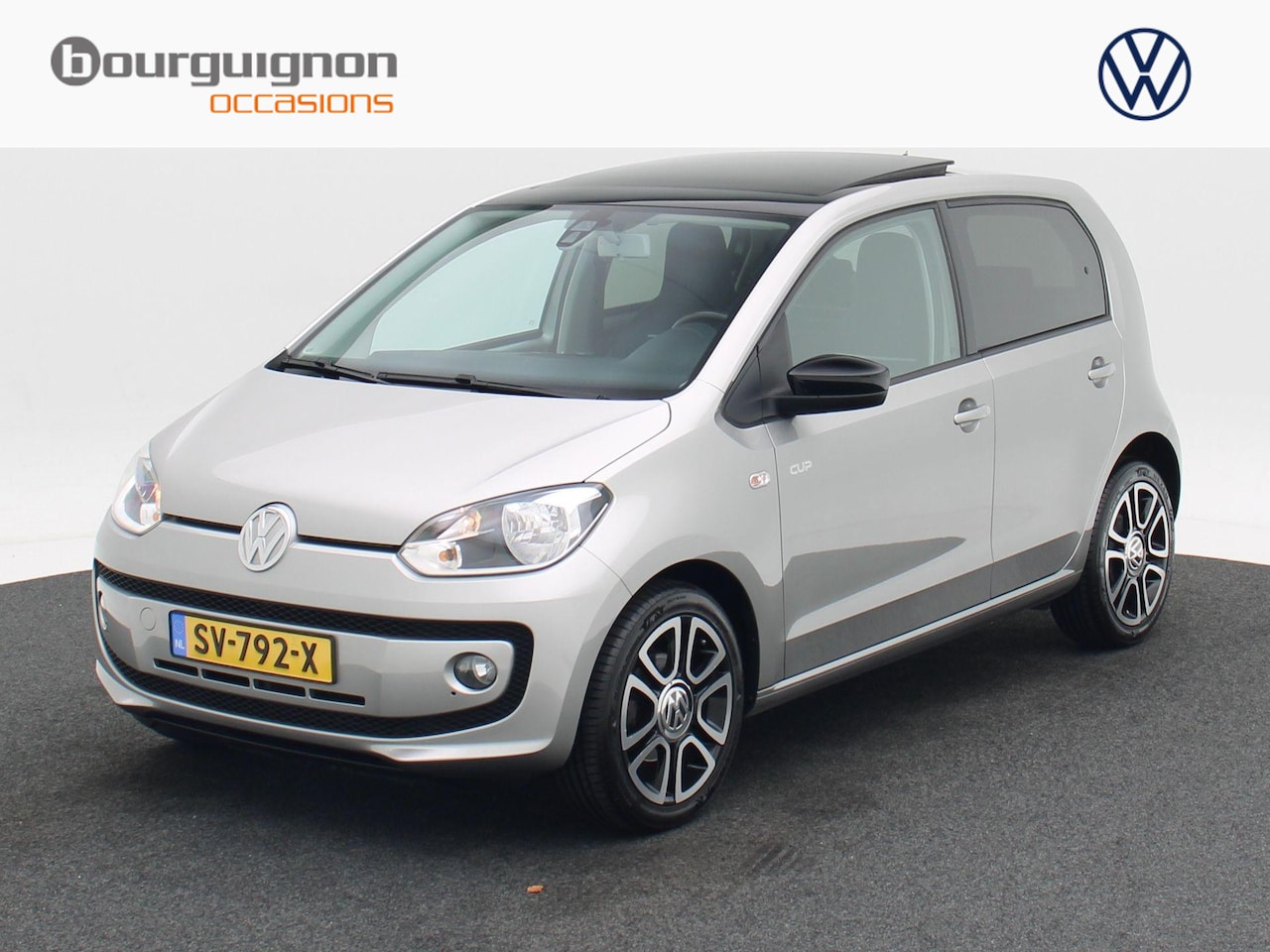 Volkswagen Up! - 1.0 Automaat groove up! | Airco | Panoramadak | Stoelverwarming | Cruise Controle | 16 Inc - AutoWereld.nl
