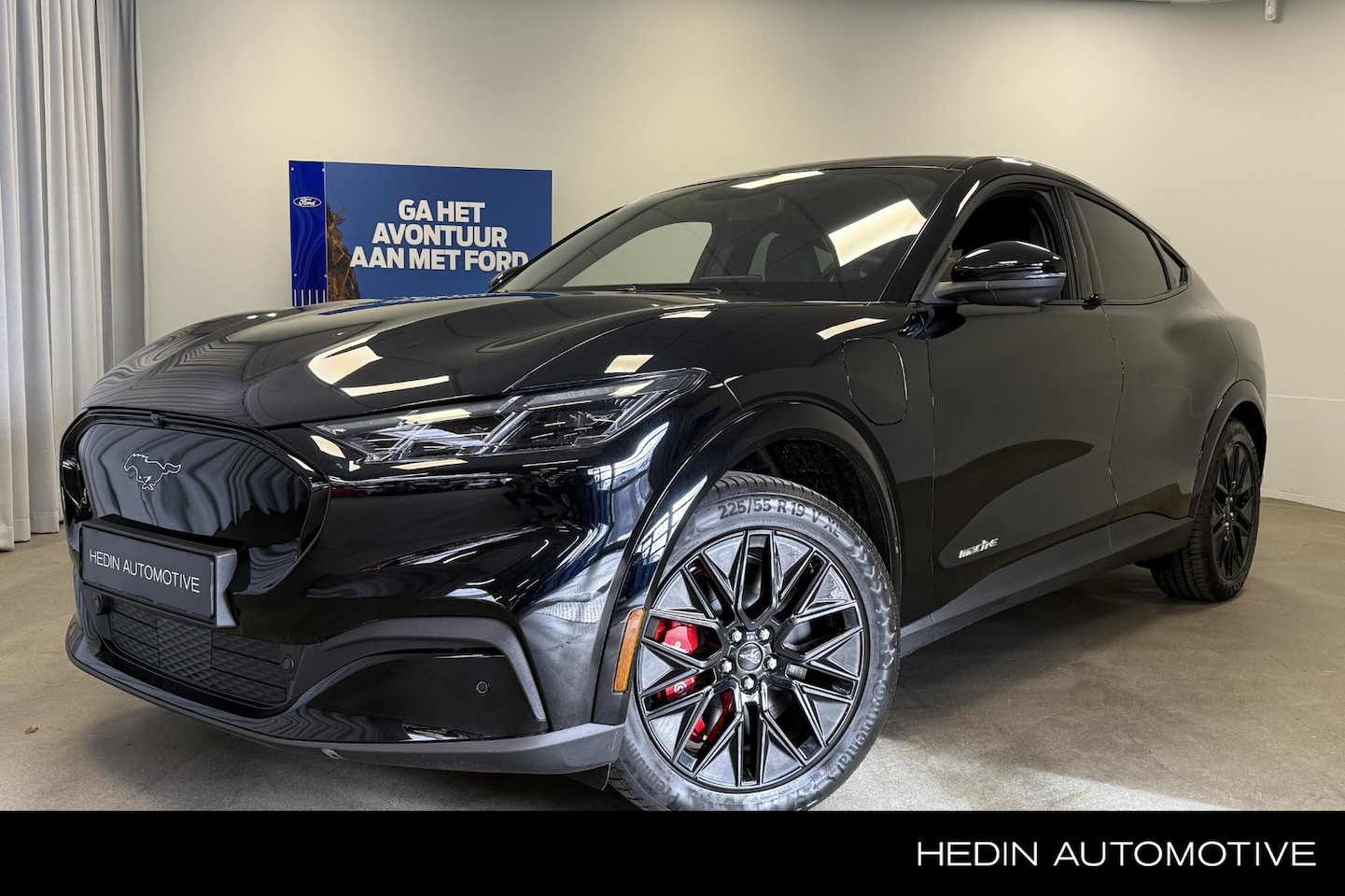 Ford Mustang Mach-E - Black on Black Edition Extended Premium RWD 88 kWh - AutoWereld.nl