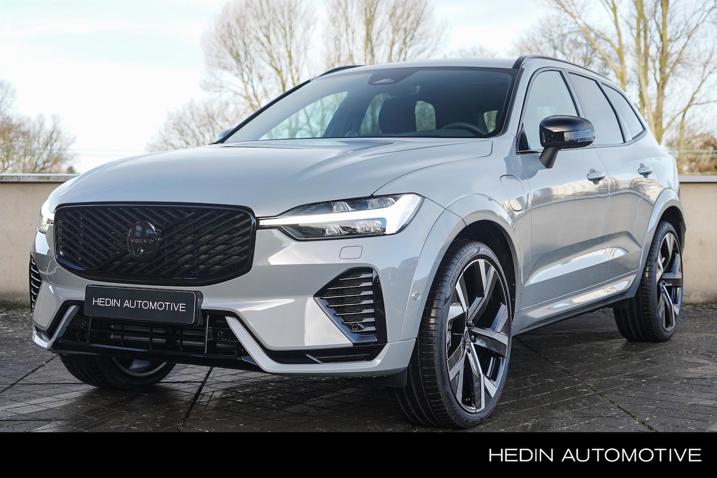 Volvo XC60 - 2.0 T6 Plug-in hybrid AWD Ultra Black Edition | Actieve luchtvering met FOUR-C | 22" 5-Spa - AutoWereld.nl