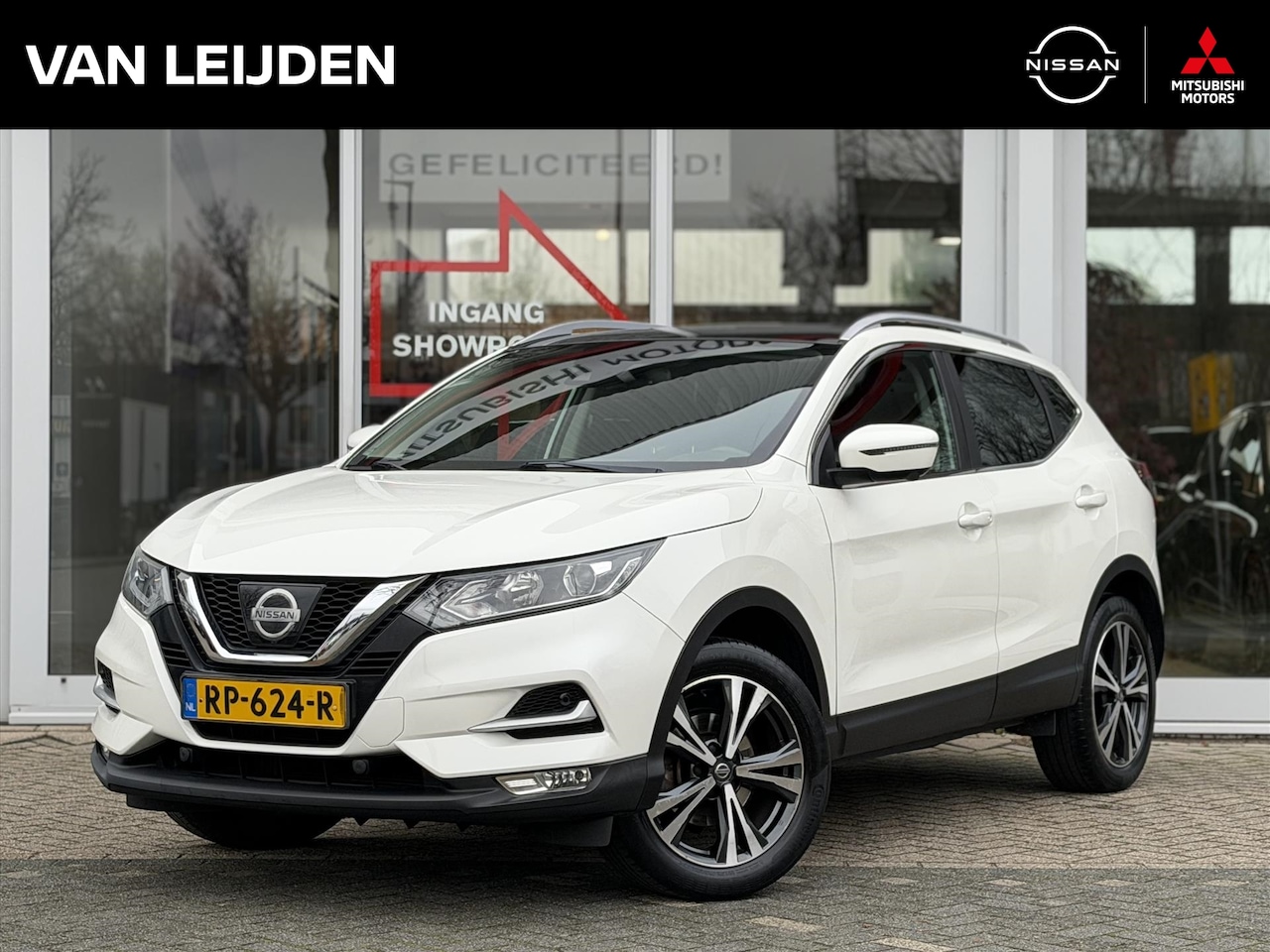 Nissan Qashqai - 1.2 DIG-T 115pk N-Connecta | Trekhaak | Navigatie | Panoramadak | 360 camera | Keyless - AutoWereld.nl