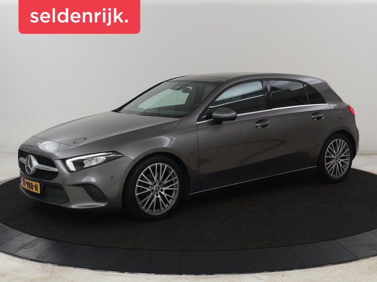 Mercedes-Benz A-klasse - 200 Business Solution Plus Upgrade | Panoramadak | Stoelverwarming | Half leder | Widescre - AutoWereld.nl