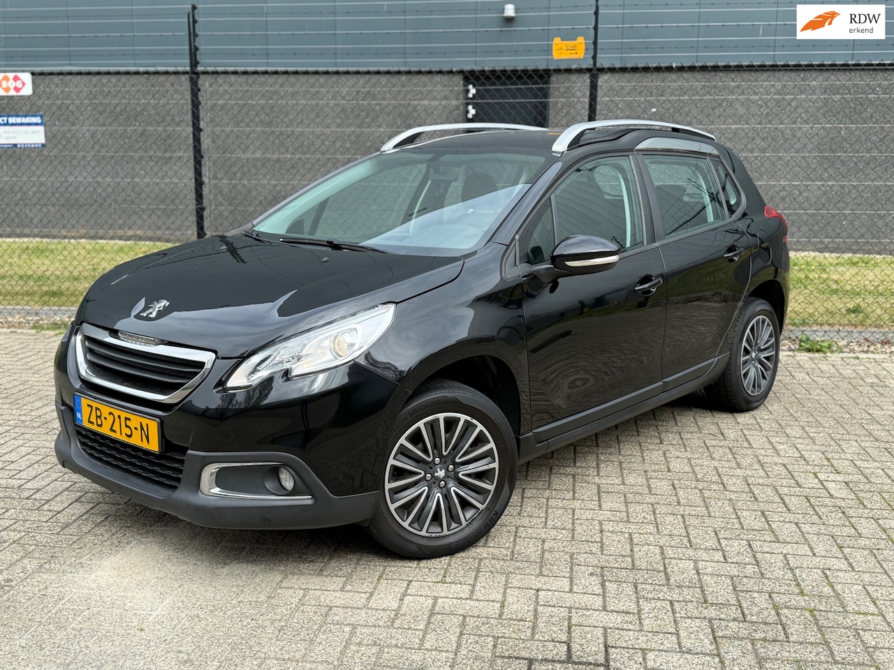 Peugeot 2008 - 1.2 PureTech |Urban Cross| |Navigatie| |Cruisecontrol| - AutoWereld.nl