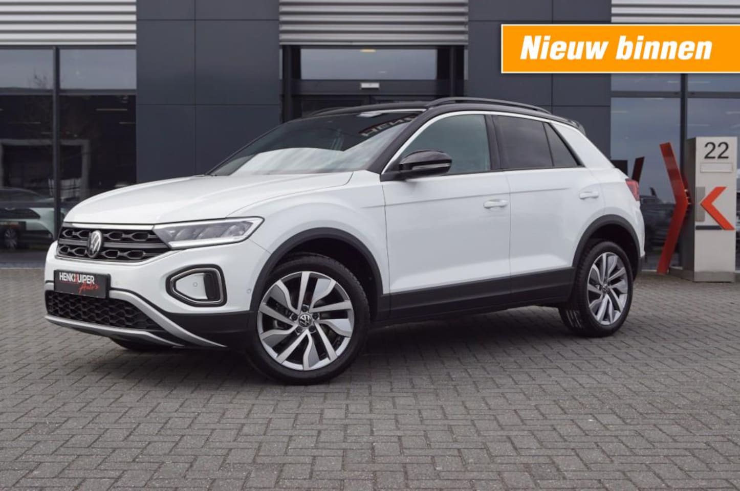 Volkswagen T-Roc - 1.5 TSI DSG Goal/ Navi / Trekhaak afnb./18 Inch LM / Camera / Navi / Park-assist /ACC - AutoWereld.nl