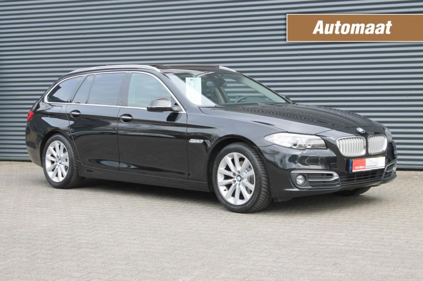 BMW 5-serie Touring - 520i Touring High Executive Modern Uitv. Navigatie - Panoramdak - AutoWereld.nl