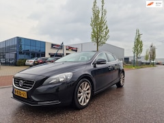 Volvo V40 - 1.6 D2 Momentum NAVI PSENSOR CRUISE TREKHAAK 2 X SLEUTELS