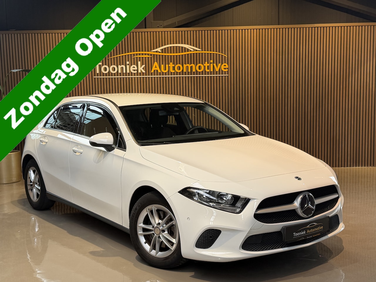 Mercedes-Benz A-klasse - 200 Advantage Widescreen Navigatie Airco Stoelverwarming - AutoWereld.nl