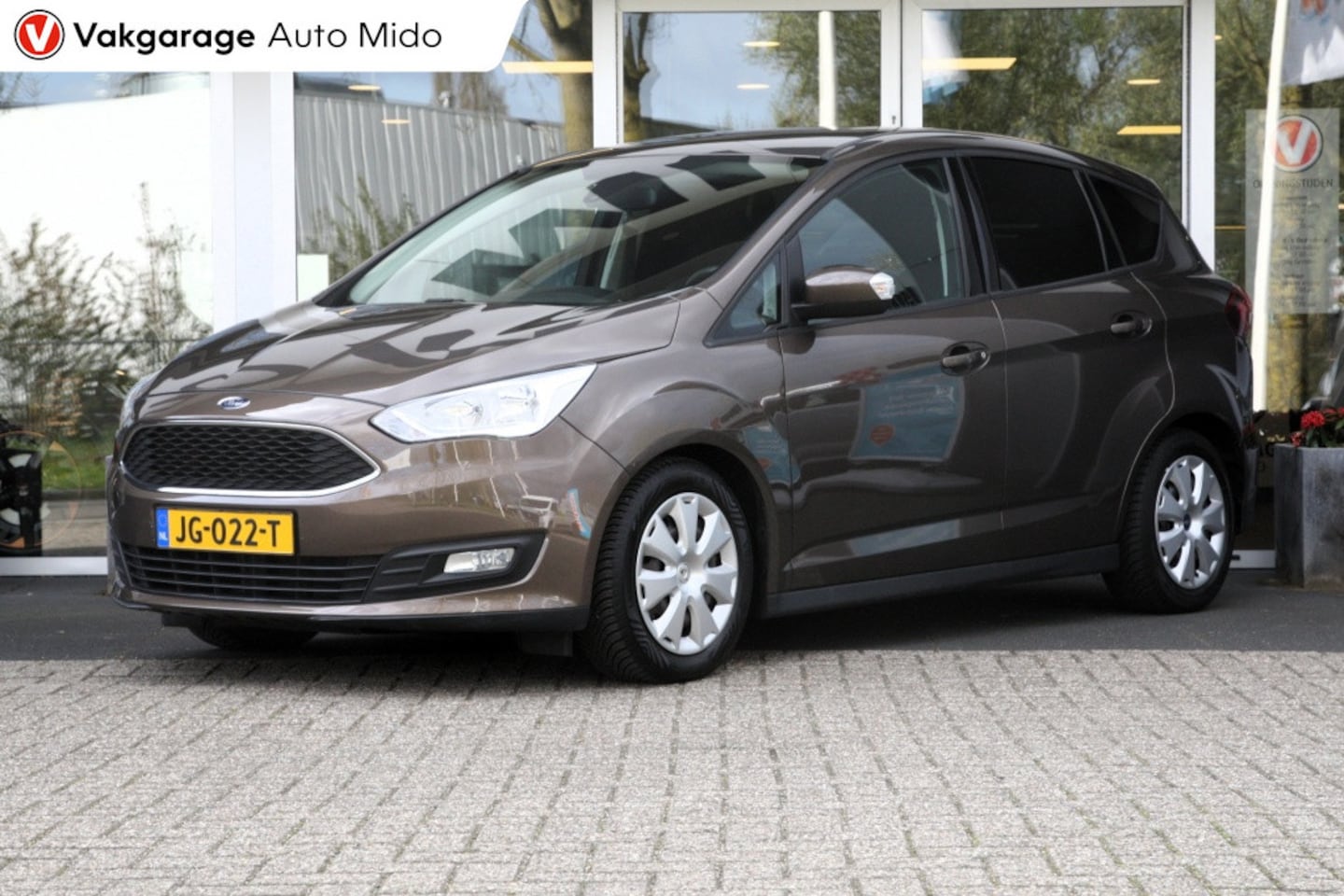 Ford C-Max - 1.0 Titanium | Lage km stand | Trekhaak - AutoWereld.nl