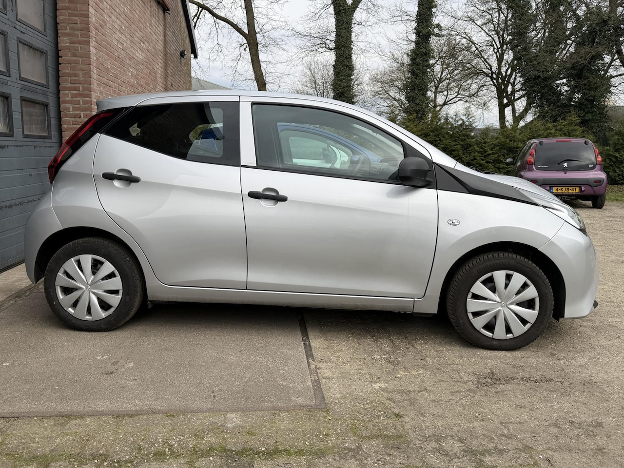 Toyota Aygo - 1.0 VVT-i x-fun Airco/5DRS/LED/NAP - AutoWereld.nl