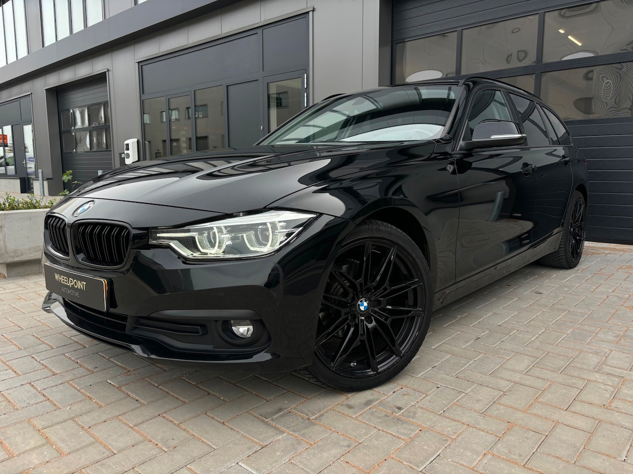BMW 3-serie Touring - 316d High Executive 316d High Executive - AutoWereld.nl