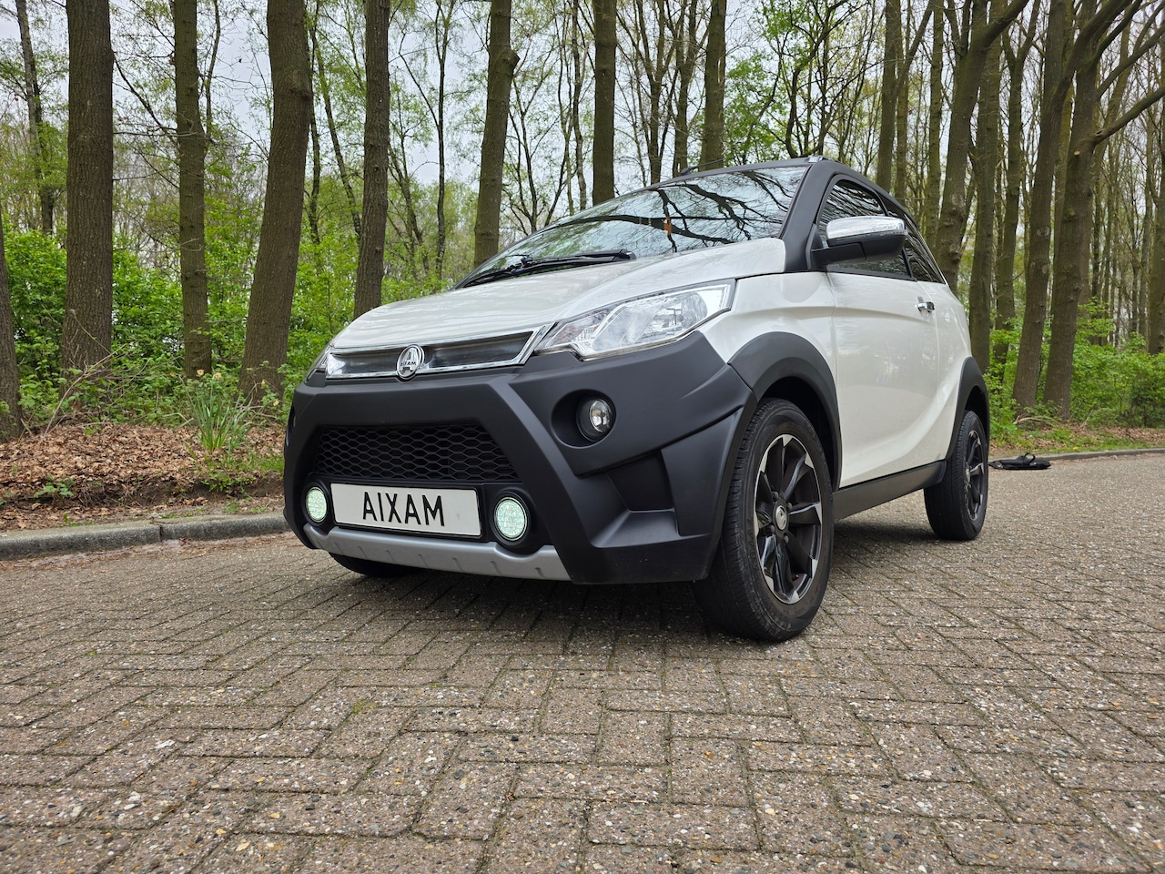 Aixam Coupé - UNIEKE Luxe Aixam Crossline Premium XXL (2019) MICROCAR MET AIRCO + SLECHTS 43.000 KM – VO - AutoWereld.nl