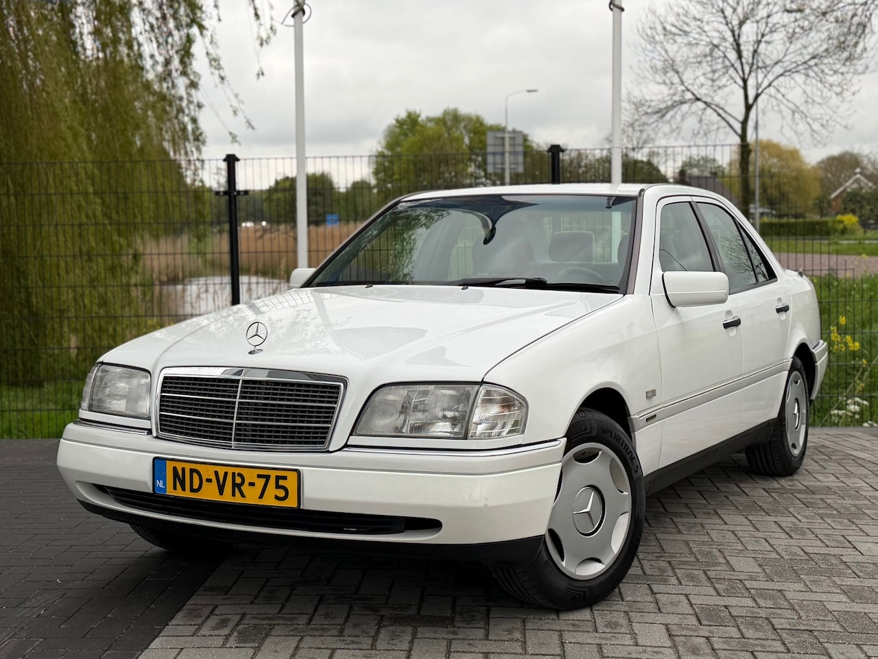 Mercedes-Benz C-klasse - 180 W202 AUT / ORG NL / APK 04-28 - AutoWereld.nl