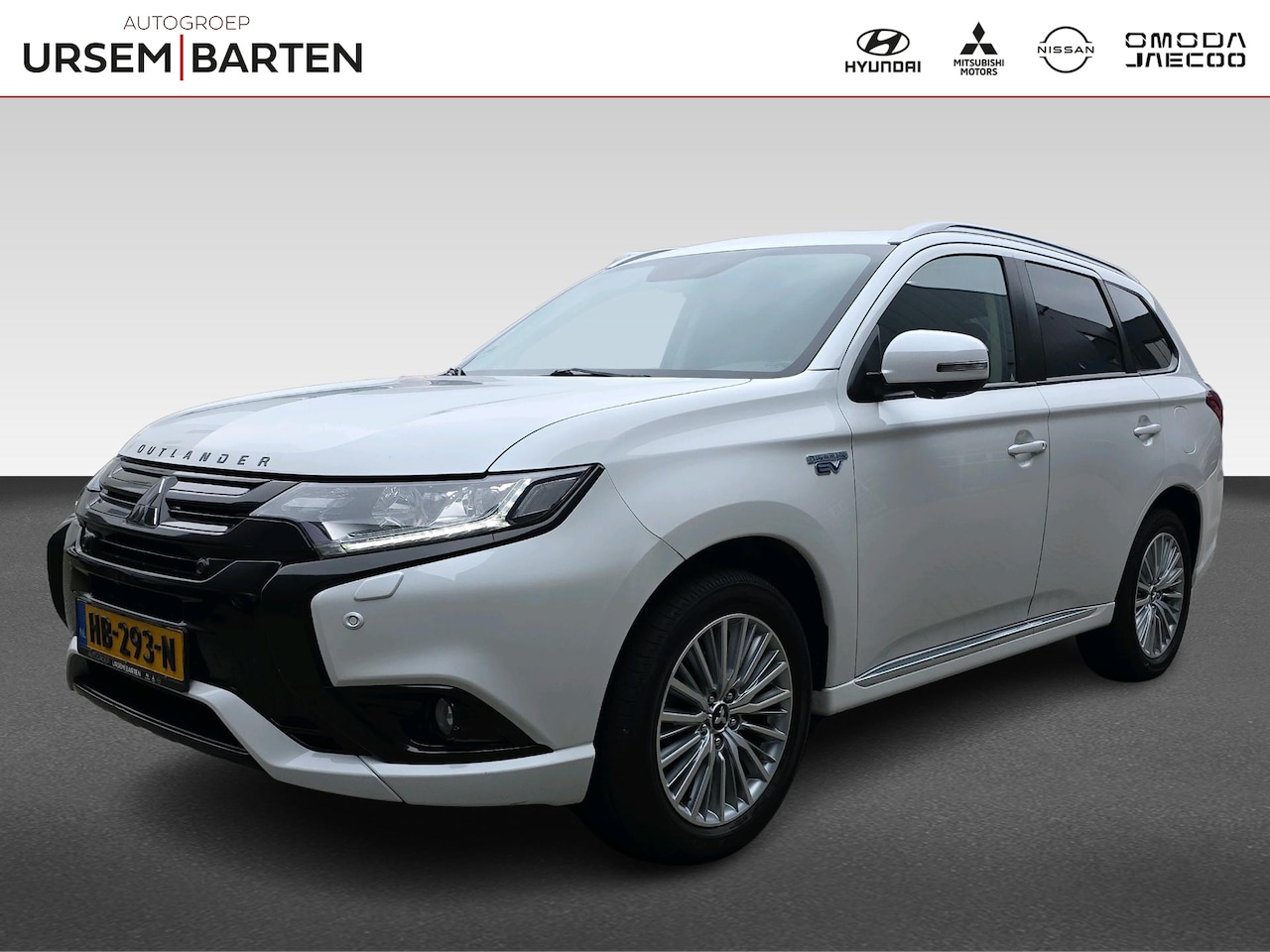 Mitsubishi Outlander - 2.0 PHEV Instyle+ | Automaat | Volleder | Pano | Stoel/Stuurverwarming | 360 Camera | Adap - AutoWereld.nl