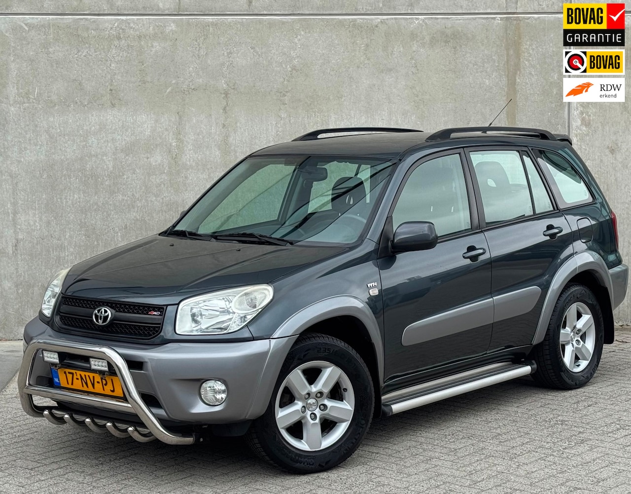 Toyota RAV4 - 2.0-16V VVT-i Sol 5DR 4WD 2004 Grijs LEDER|NAP - AutoWereld.nl