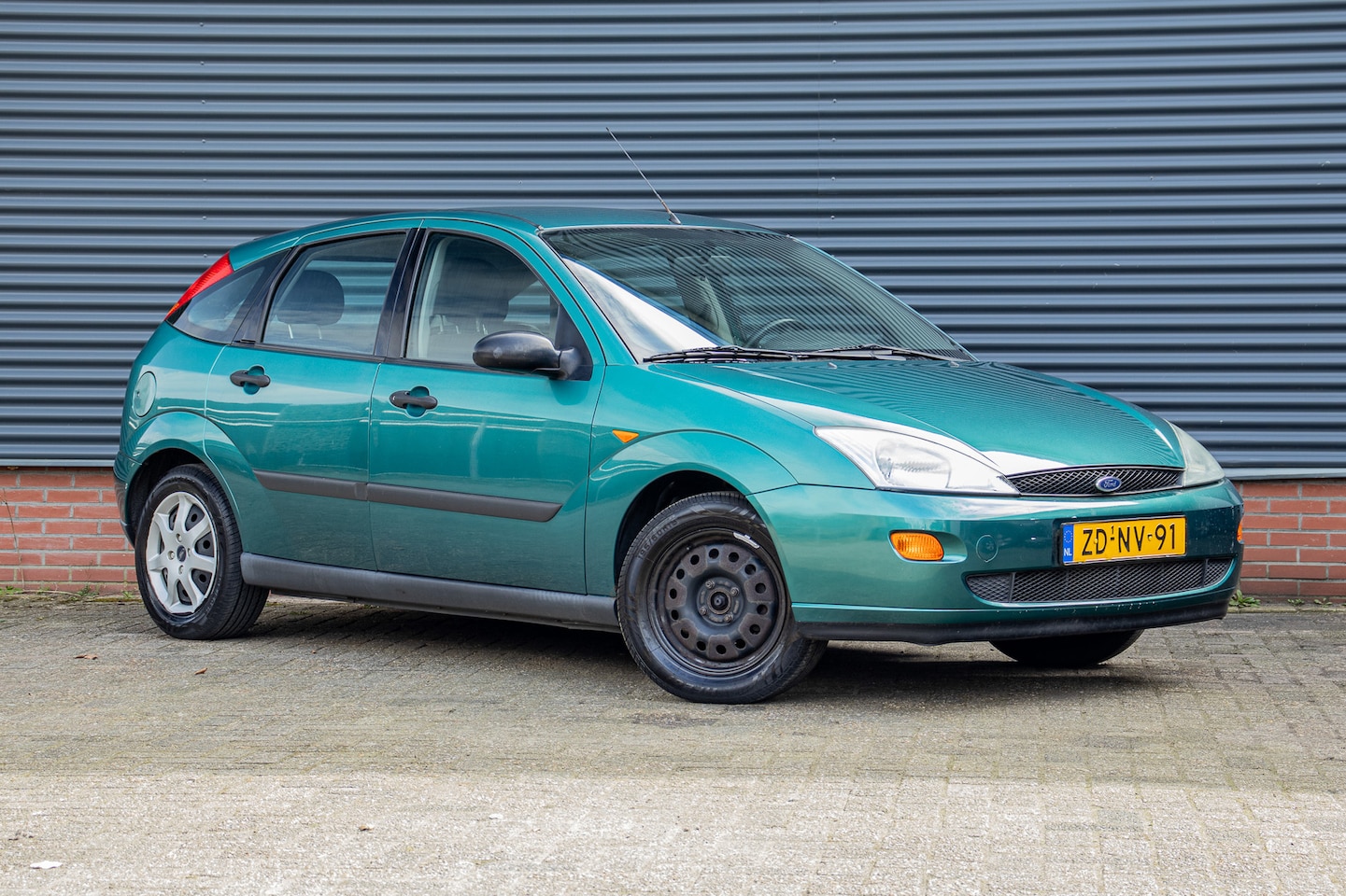 Ford Focus - 1.6-16V Ghia 1.6-16V Ghia - AutoWereld.nl