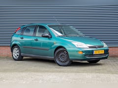 Ford Focus - 1.6-16V Ghia