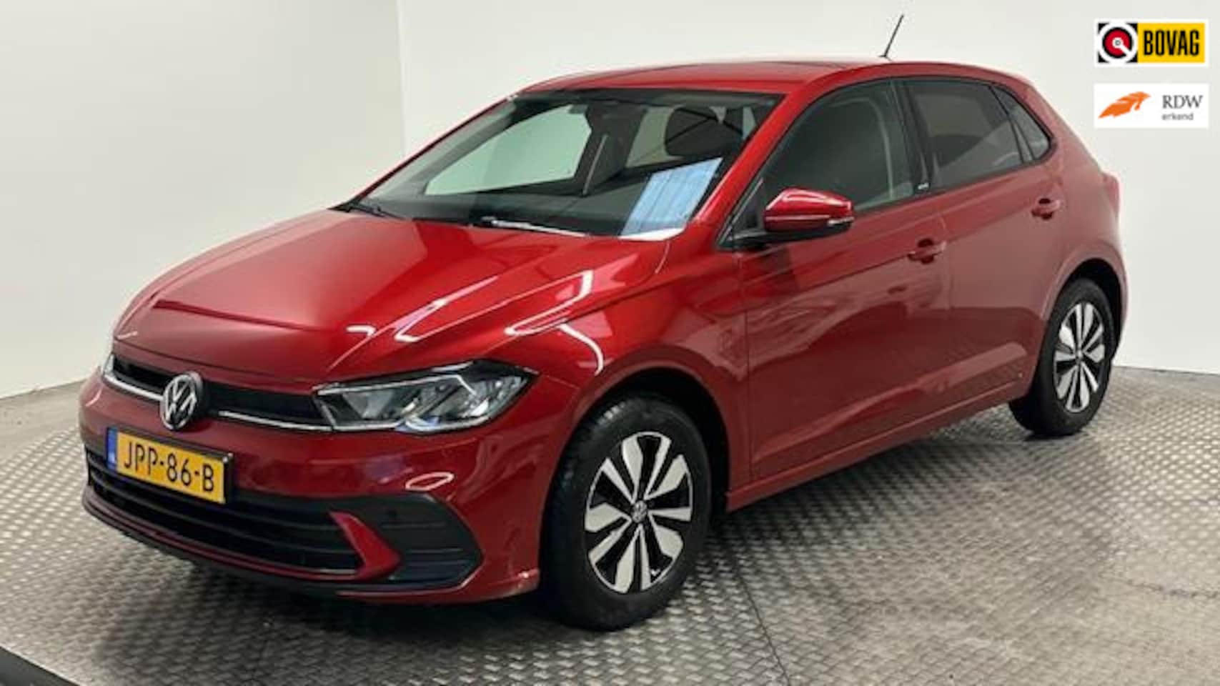 Volkswagen Polo - 1.0 TSI R-Line benzine navigatie stoelverwarming cruisecontrole parkeersensoren carplay an - AutoWereld.nl