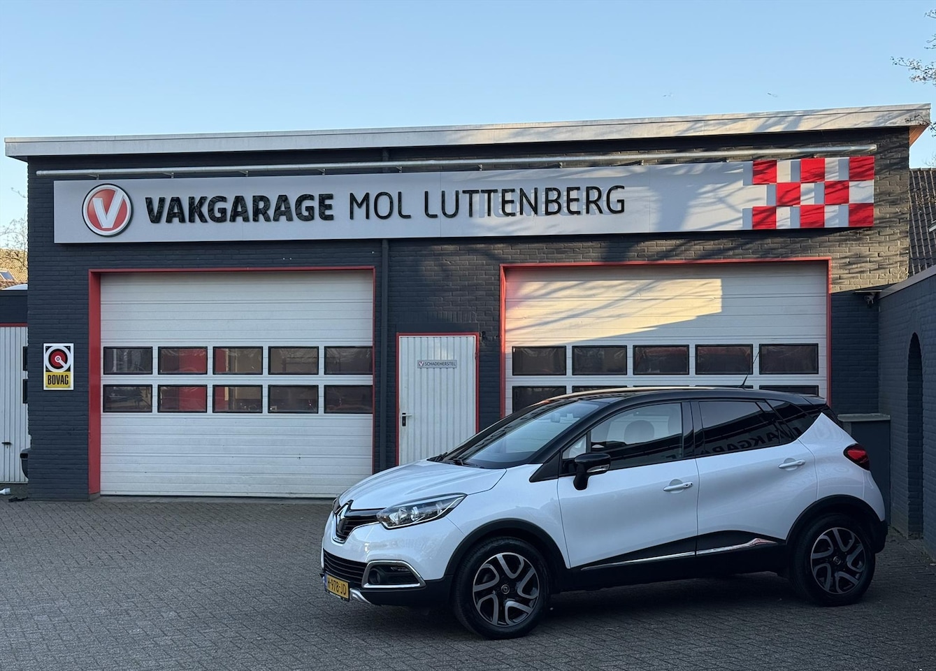 Renault Captur - TCe 120pk EDC Xmod, TREKHAAK, ALL SEASON, STOELVERW. ACHTERUITRIJCAMERA, PDC - AutoWereld.nl