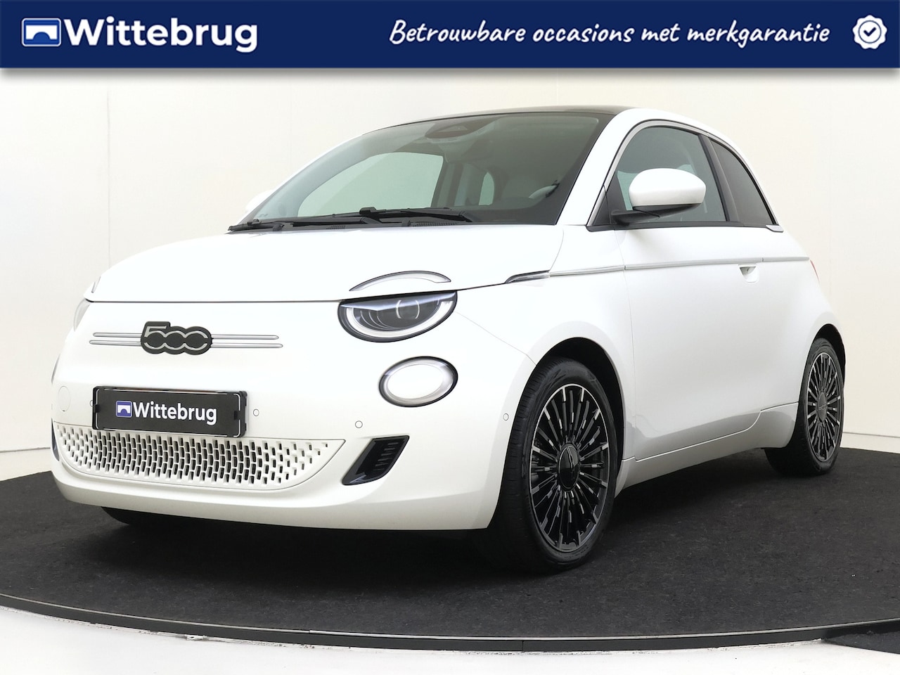 Fiat 500 - 3+1 La Prima 42 kWh Navigatie | Parkeerhulp V&A | Camera | Apple Carplay | Leder | Keyless - AutoWereld.nl