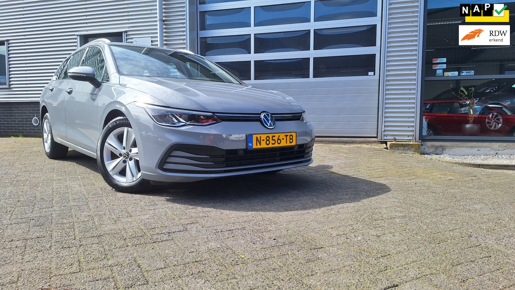 Volkswagen Golf Variant - 1.0 TSI Life/Navigatie/Ecc/Cruise/Lm/Camera/Enz - AutoWereld.nl