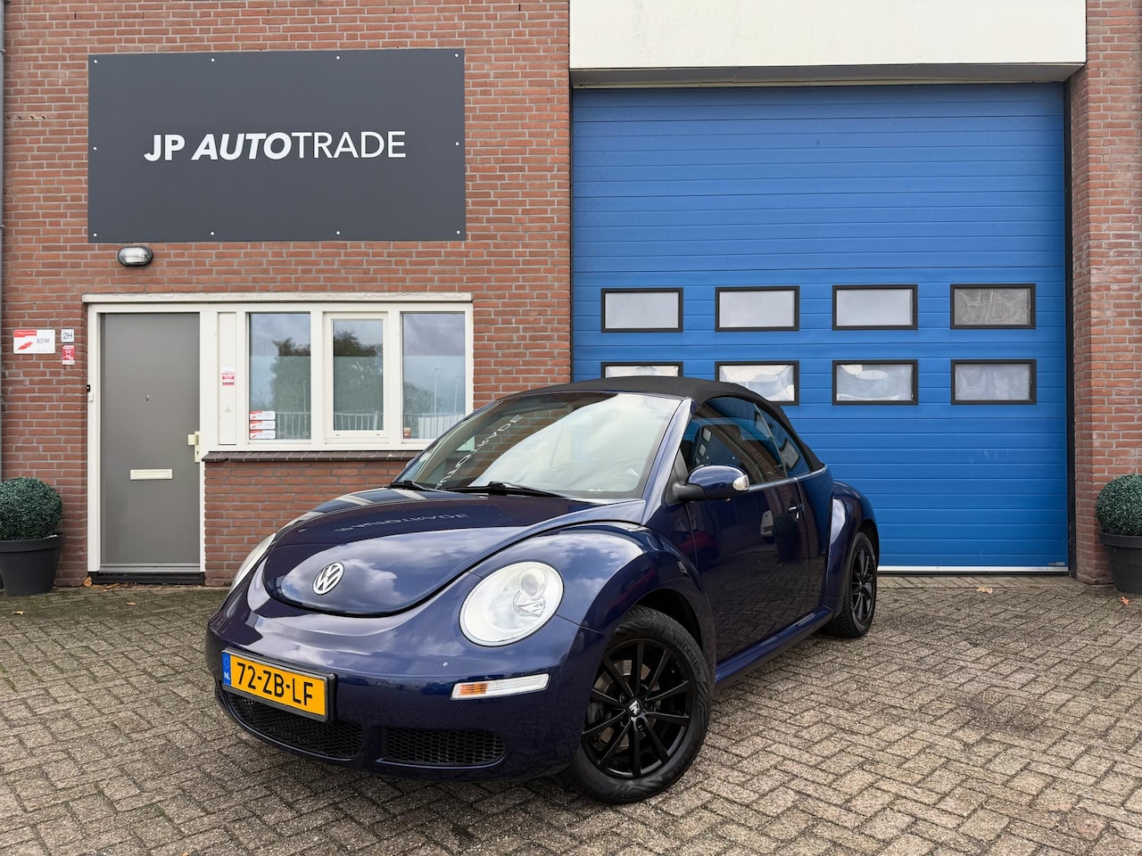 Volkswagen New Beetle Cabriolet - 1.6 Highline | Origineel NL | NAP | Distributie vv - AutoWereld.nl
