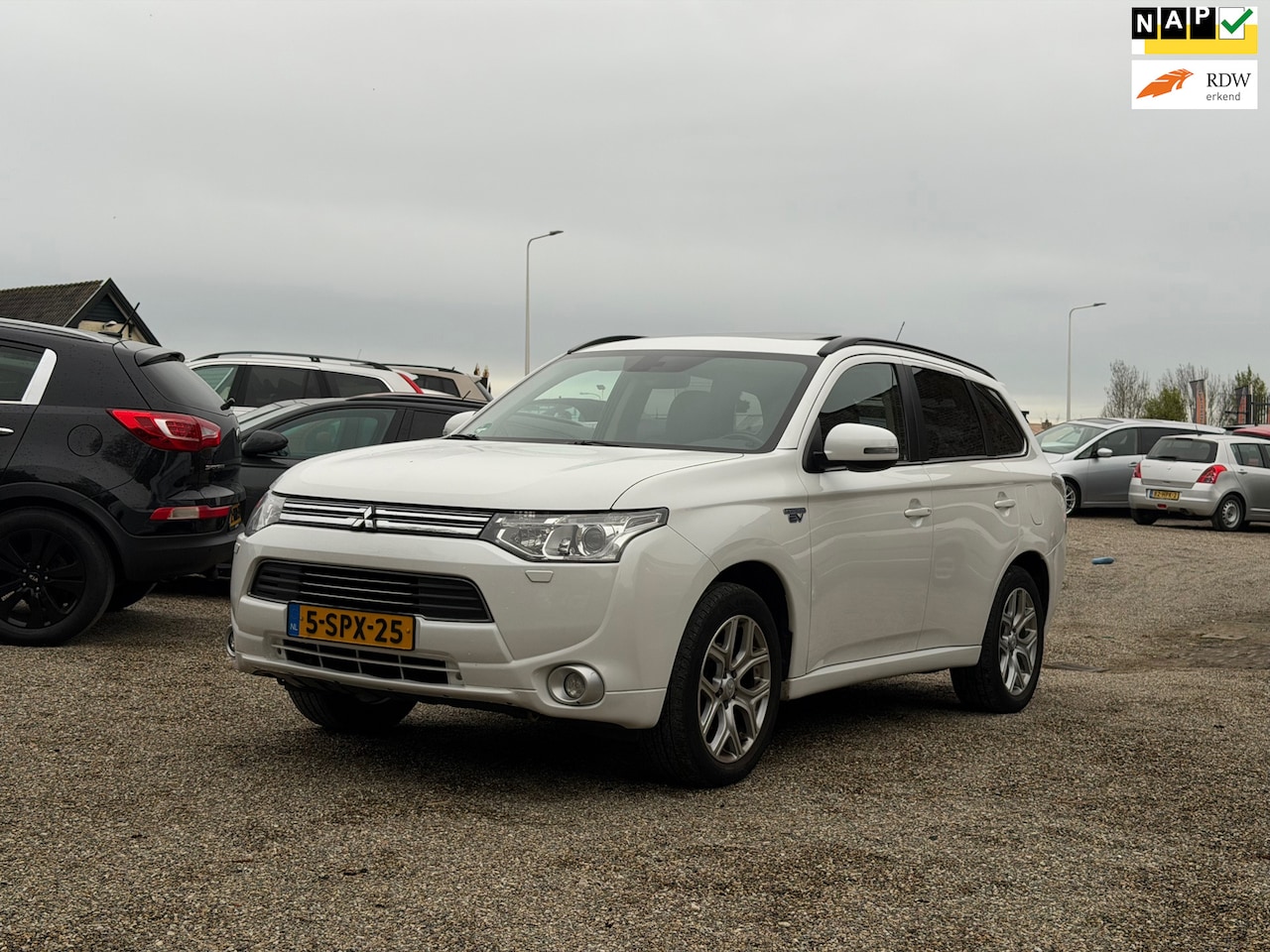 Mitsubishi Outlander - 2.0 PHEV Instyle+ 1e Eig Dealer Onderhouden LPG G3 Adaptief Cruise - AutoWereld.nl