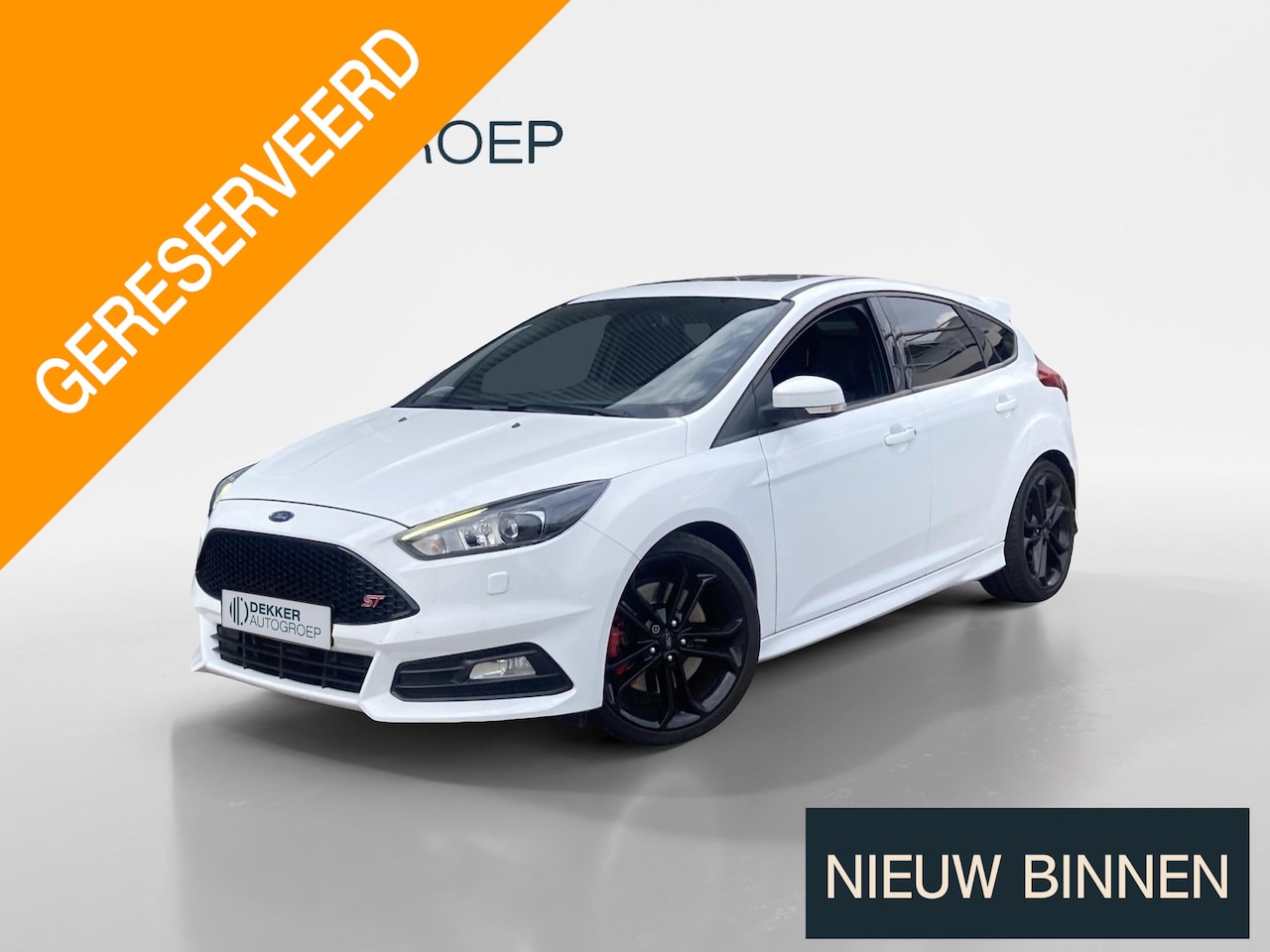 Ford Focus - 2.0 Ecoboost 250 pk ST Lederen bekleding - Elektrisch schuif/kanteldak - ST Pack - AutoWereld.nl