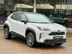 Toyota Yaris Cross - 1.5 Hybrid GR Sport|Camera|HUD|Nav|CarPlay|Pano|Nieuwstaat