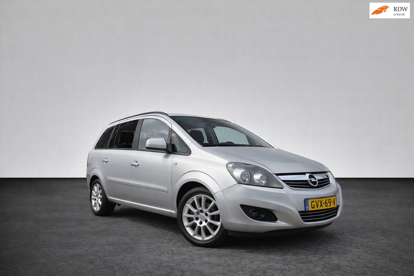 Opel Zafira - 1.8 Cosmo 1.8 Cosmo - AutoWereld.nl