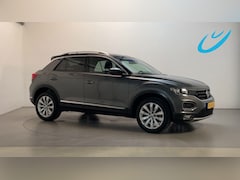 Volkswagen T-Roc - 1.5 TSI 150PK DSG Sport Stoelverwarming Camera Navigatie DAB+ App-Connect